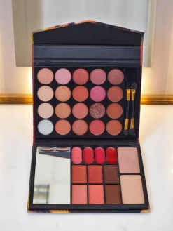 Sale ANYLADY Kompaktowa paletka do makijażu - cienie, konturowanie, usta- 32 odcienie Oczy