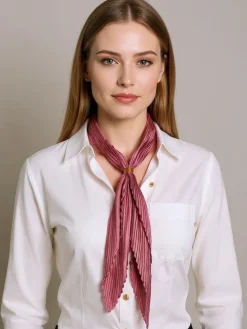 Best Apollonia - damska apaszka plisowana ciemnoróżowa z poliestru 100% Damskie Chusty / Apaszki / Szaliki