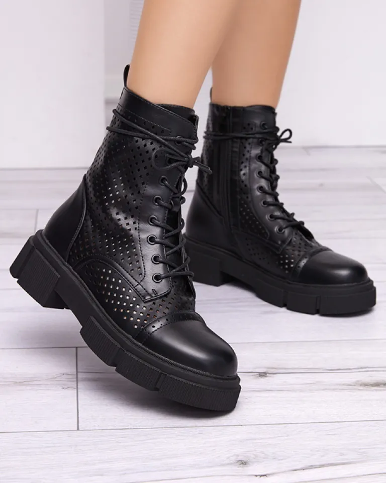 Ażurowe czarne damskie botki na płaskim obcasie Rolika - Obuwie Workery|Botki Bez Ocieplenia