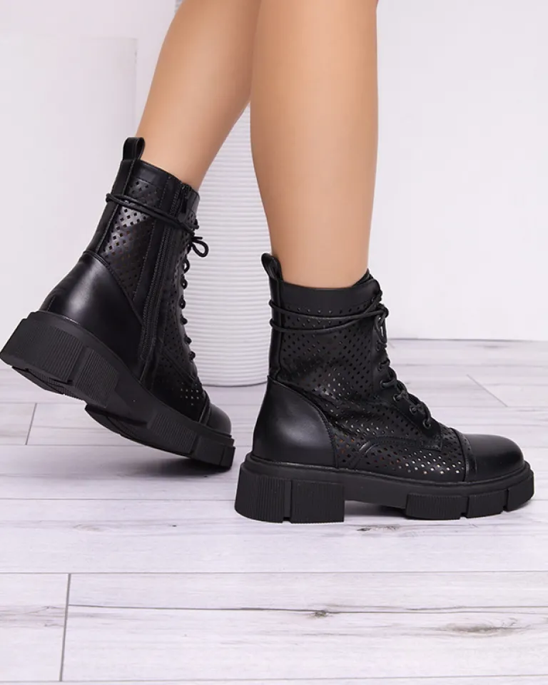 Ażurowe czarne damskie botki na płaskim obcasie Rolika - Obuwie Workery|Botki Bez Ocieplenia