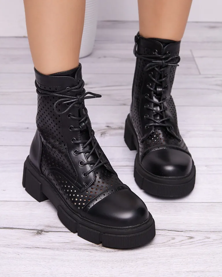 Ażurowe czarne damskie botki na płaskim obcasie Rolika - Obuwie Workery|Botki Bez Ocieplenia