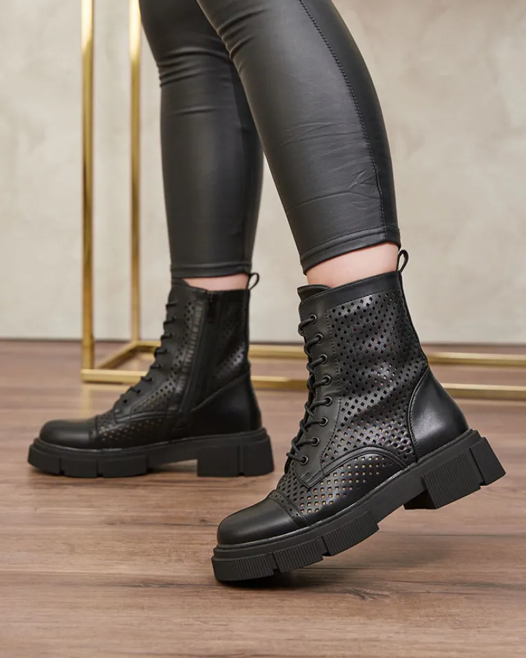 Ażurowe czarne damskie botki na płaskim obcasie Rolika - Obuwie Workery|Botki Bez Ocieplenia