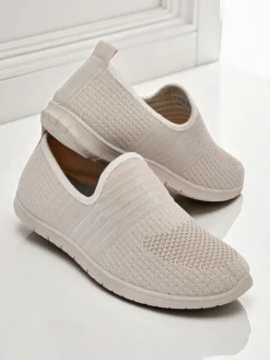 Best Beżowe damskie slip-ony Callista – lekkie buty tkaninowe na płaskiej podeszwie Półbuty