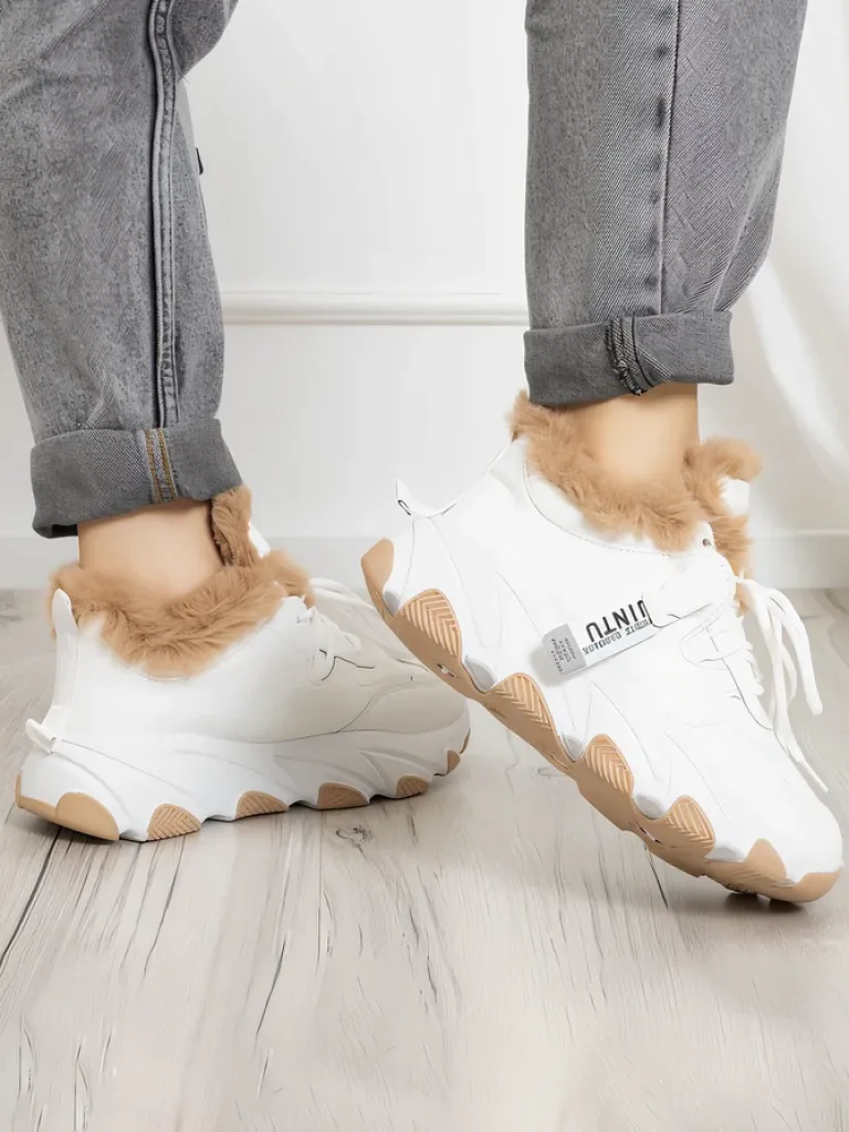 Online Białe sportowe sneakersy damskie z futerkiem Nonua- Obuwie Damskie Śniegowce|Ocieplane