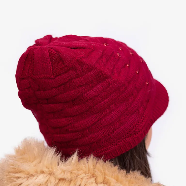 Best Bordowa damska ciepła czapka z perełkami - Akcesoria Damskie Czapki I Kapelusze
