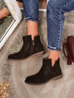 Sale Botki Ariadne z naturalnego zamszu ciemnobrązowe, płaskie obcasy 3 cm Botki Bez Ocieplenia|Botki Na Płaskim Obcasie