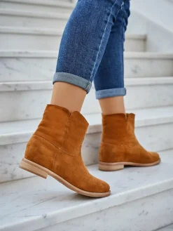 Sale Botki Eliana z Zamszu Ekologicznego na Koturnie Botki Z Delikatnym Ociepleniem|Kowbojki