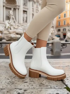 Botki na słupku z eko nubuku Amber Walk Botki Na Słupku|Nowość