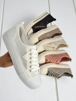 Clearance Damskie białe sneakersy Ariadne Mesh – przewiewne trampki na płaskiej podeszwie Trampki