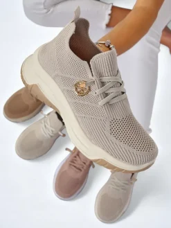 Damskie sneakersy Selene – wygodne białe buty na płaskiej podeszwie Damskie Ugc|Sportowe