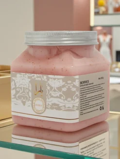 Clearance Drobnoziarnisty peeling do twarzy i ciała Berries Twarz