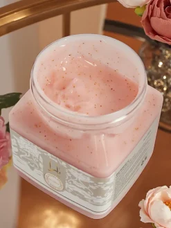 Clearance Drobnoziarnisty peeling do twarzy i ciała Berries Twarz