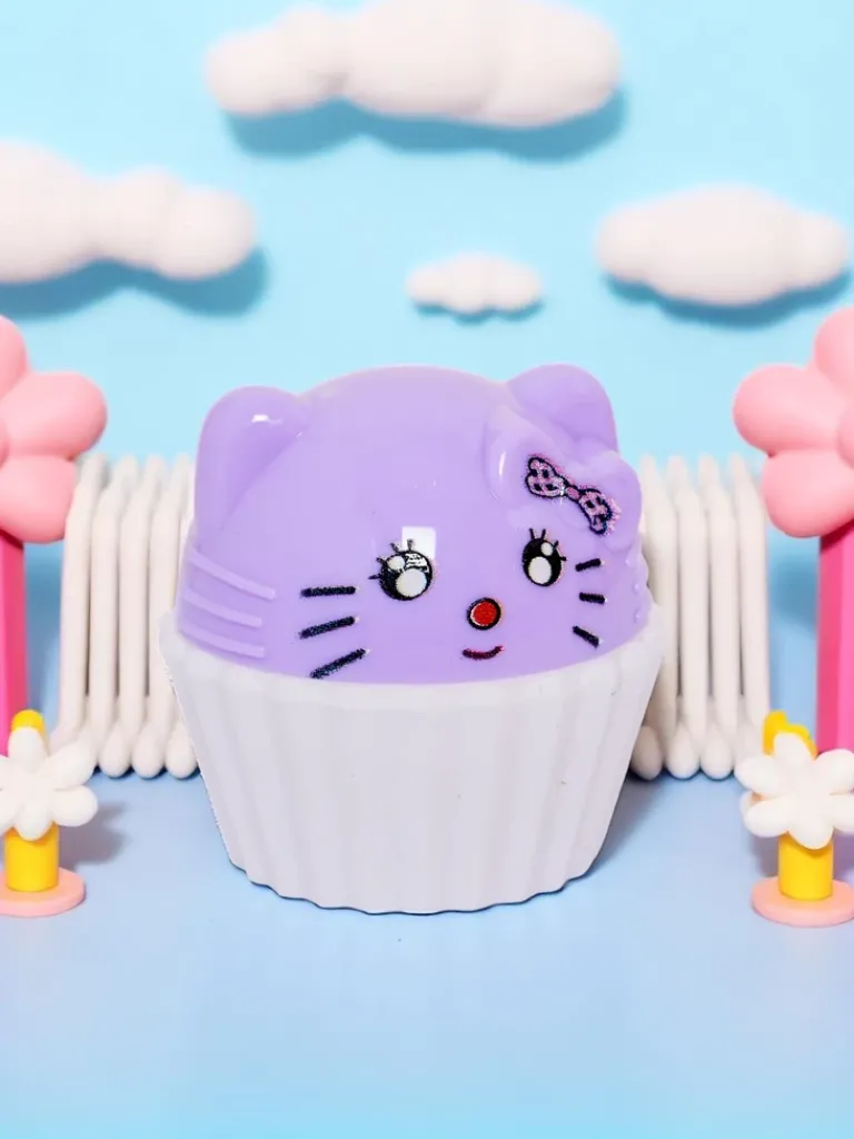 Clearance Dziecięcy balsam do ust z kotkiem w babeczce - nawilża i regeneruje Usta