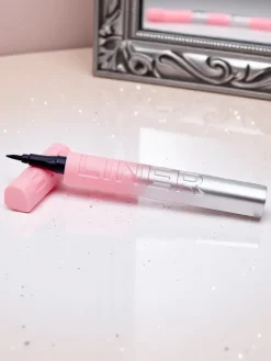 Eyeliner w pisaku Oczy