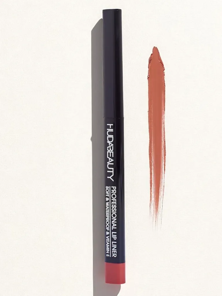 Clearance Kredka do ust w kolorze Soft Red Usta