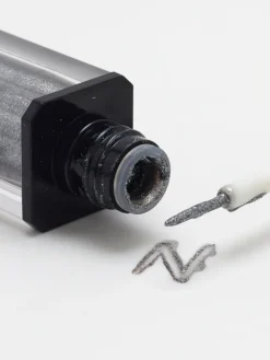 Best Luxelux Błyszczący cień do powiek w płynie 01 5ml Oczy