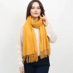 New Musztardowy duży ciepły szalik z frędzelkami - Akcesoria Damskie Chusty / Apaszki / Szaliki
