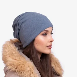Outlet Niebieska ocieplana damska czapka - Akcesoria Damskie Czapki I Kapelusze