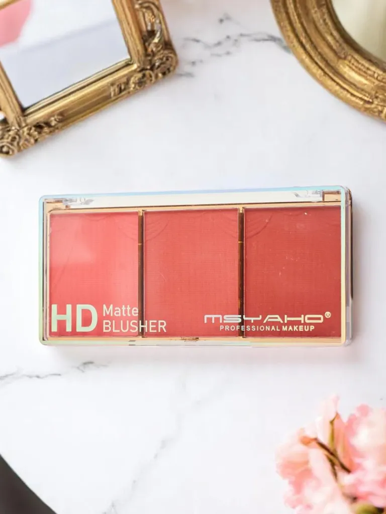 Best Paletka 3 odcieni matowego różu do policzków kolor Cool Rose Twarz