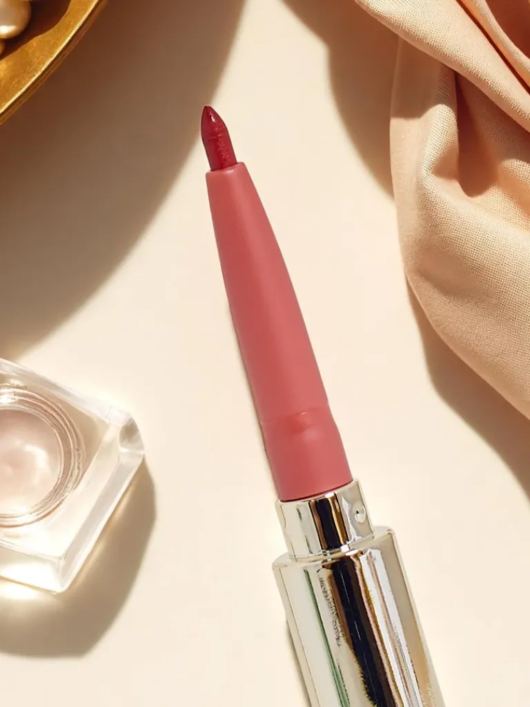 Sale Pomadka do ust w płynie i konturówka 2w1 Strawberry Mousse Usta