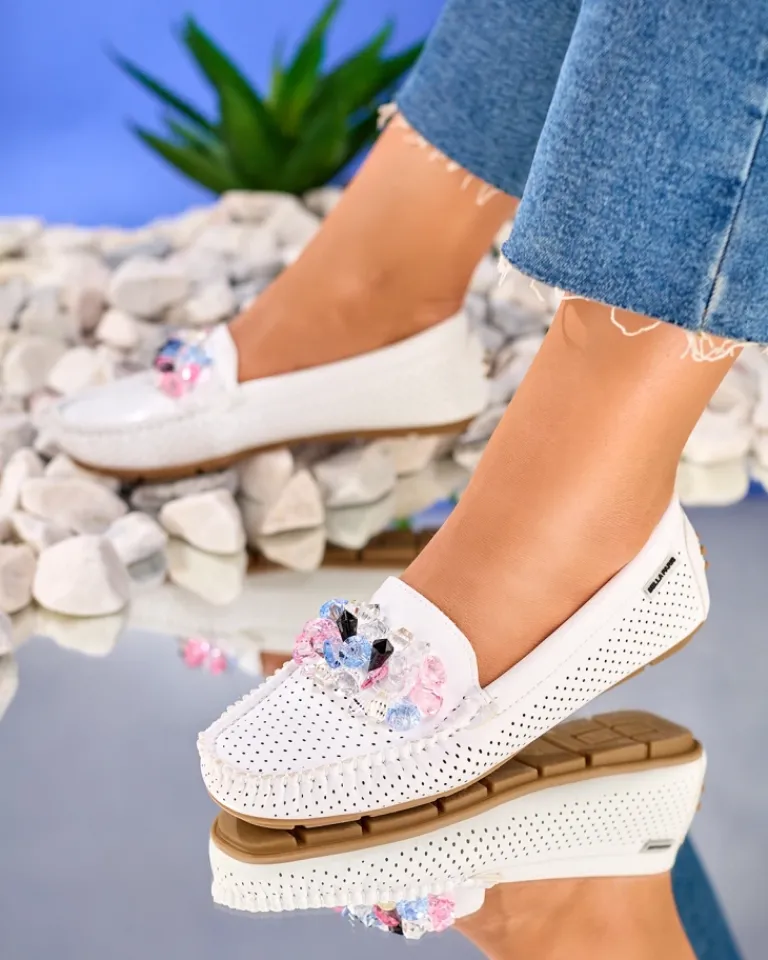 Ażurowe białe mokasyny damskie z ozdobnymi kryształkami Cizzas Półbuty|Mokasyny Na Płaskiej Podeszwie