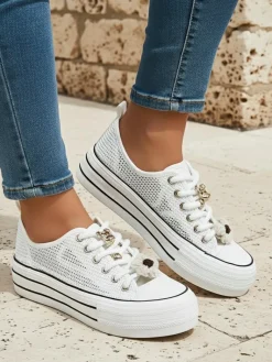 Sale Ażurowe damskie trampki z ozdobami Osdo Trampki