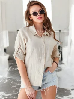 Bawełniana koszula damska z tłoczeniem i z dekoltem w serek i rękawami 3/4 Bluzki / Koszule / Koszulki