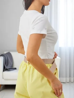 Bawełniany damski crop top z cyrkoniami w kształcie kokardek Bluzki / Koszule / Koszulki