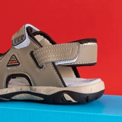 Beżowe chłopięce sandały na rzepy Monekin Chłopięce