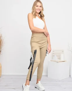 Online Beżowe damskie spodnie bojówki z paskiem Spodnie Cargo