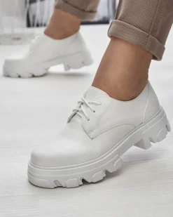 Outlet Białe półbuty damskie Delgor Półbuty