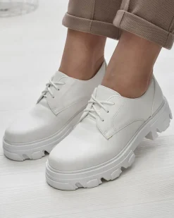 Outlet Białe półbuty damskie Delgor Półbuty