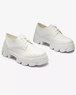 Outlet Białe półbuty damskie Delgor Półbuty