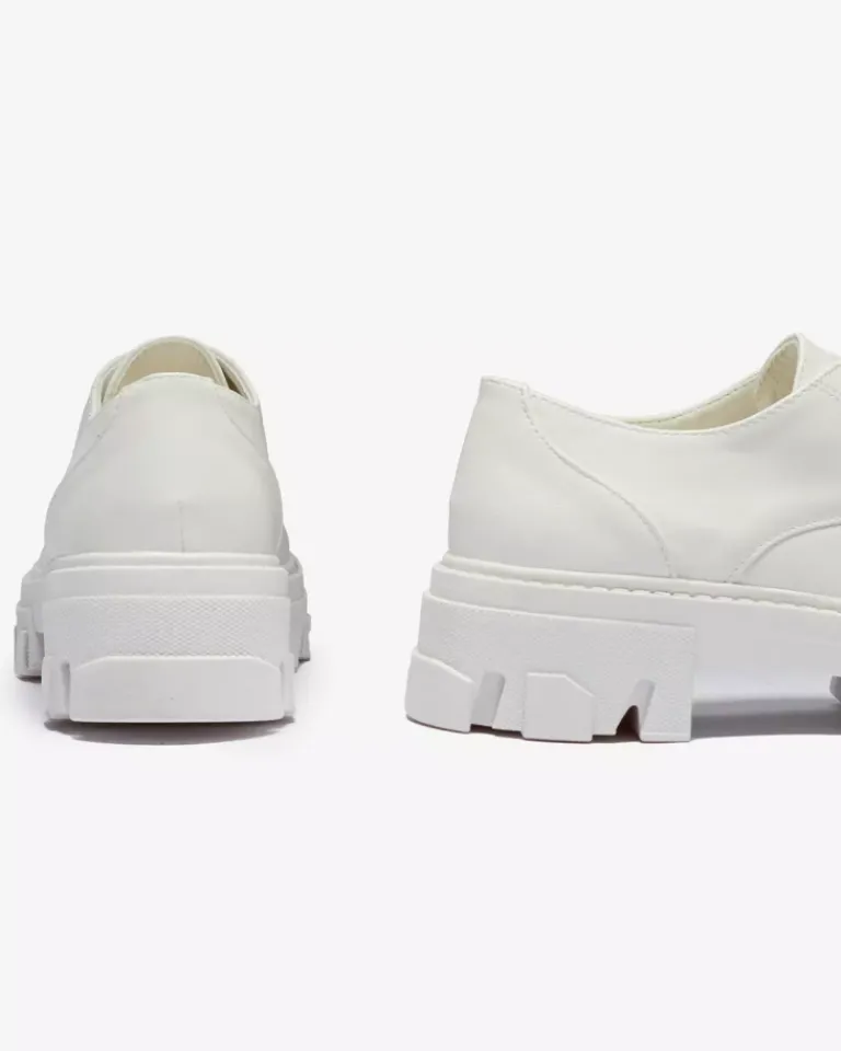 Outlet Białe półbuty damskie Delgor Półbuty