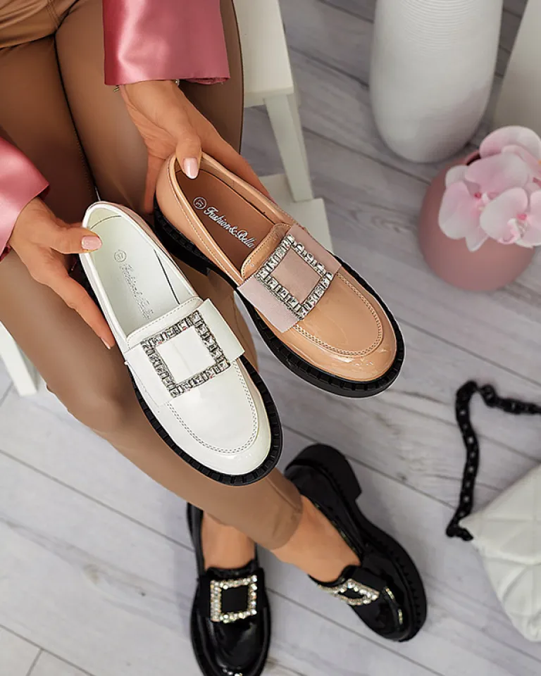 Białe półbuty lakierowane z klamrą Fogim Półbuty