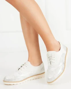 Outlet Białe sznurowane półbuty damskie Isdiohra Półbuty