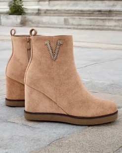 Outlet Botki damskie na koturnie Nerias Botki Z Delikatnym Ociepleniem|Botki Na Koturnie