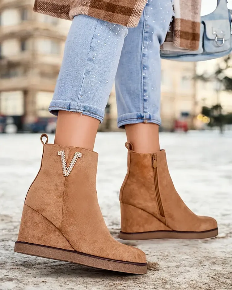 Sale Botki damskie na koturnie Nerias Botki Z Delikatnym Ociepleniem|Botki Na Koturnie