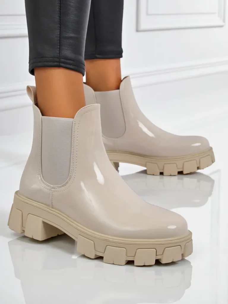 Discount Botki na masywnej podeszwie z eko skóry lakierowanej Calista Weide Botki Bez Ocieplenia|Botki Na Słupku