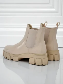 Discount Botki na masywnej podeszwie z eko skóry lakierowanej Calista Weide Botki Bez Ocieplenia|Botki Na Słupku