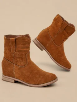 Outlet Brązowe botki a'la kowbojki na krytym koturnie Jelluma Botki Z Delikatnym Ociepleniem|Kowbojki