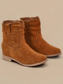 Outlet Brązowe botki a'la kowbojki na krytym koturnie Jelluma Botki Z Delikatnym Ociepleniem|Kowbojki