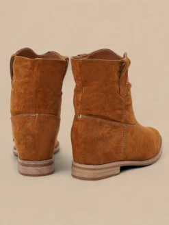 Outlet Brązowe botki a'la kowbojki na krytym koturnie Jelluma Botki Z Delikatnym Ociepleniem|Kowbojki