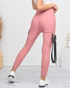 Outlet Ciemnoróżowe damskie spodnie bojówki z paskiem Spodnie Cargo