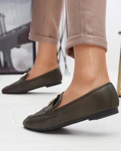 Ciemnozielone mokasyny damskie ze złotą ozdobą Uletta Mokasyny Na Płaskiej Podeszwie