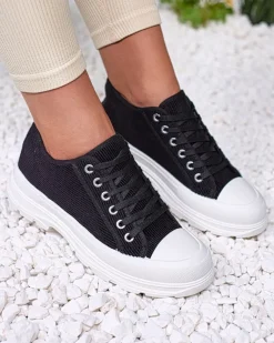 Outlet Czarne damskie trampki na platformie Spollero Trampki