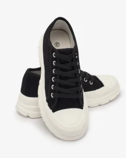 Outlet Czarne damskie trampki na platformie Spollero Trampki