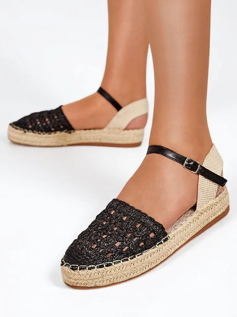 Czarne damskie espadryle z ażurową cholewką Triumf Espadryle Płaskie