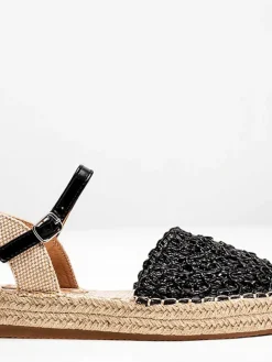 Czarne damskie espadryle z ażurową cholewką Triumf Espadryle Płaskie