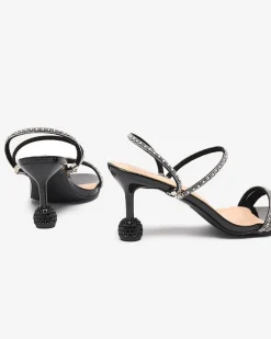 Clearance Czarne lakierowane klapki na niskim obcasie Lakopi Klapki Na Obcasie